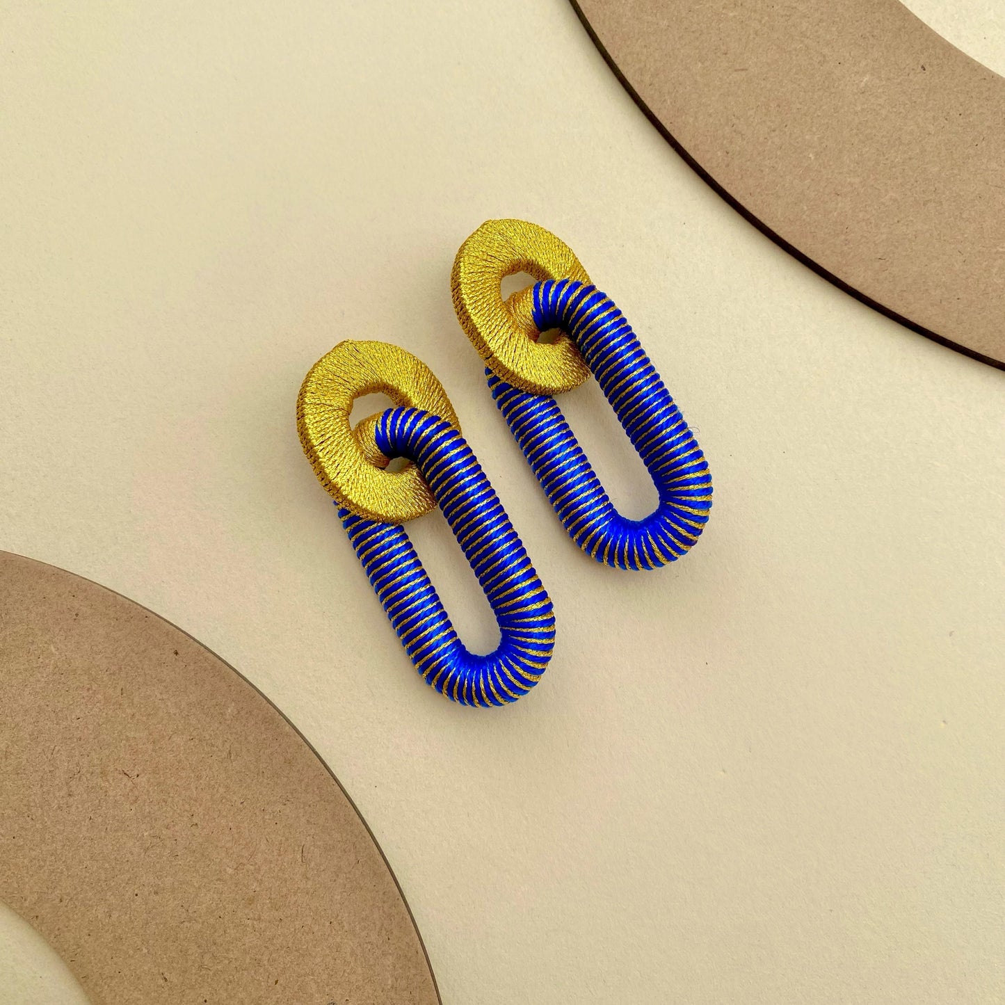 Arete Filum Orbi ovalado