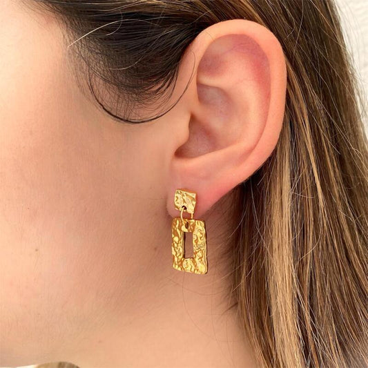 Aretes rectangulo martillado